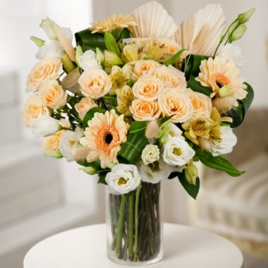 Delicadeza aterciopelada: gerberas y alstroemerias